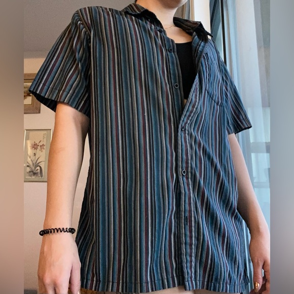 🦋 2/$20 Mountain Ridge vertical stripe button down tee - Picture 2 of 7